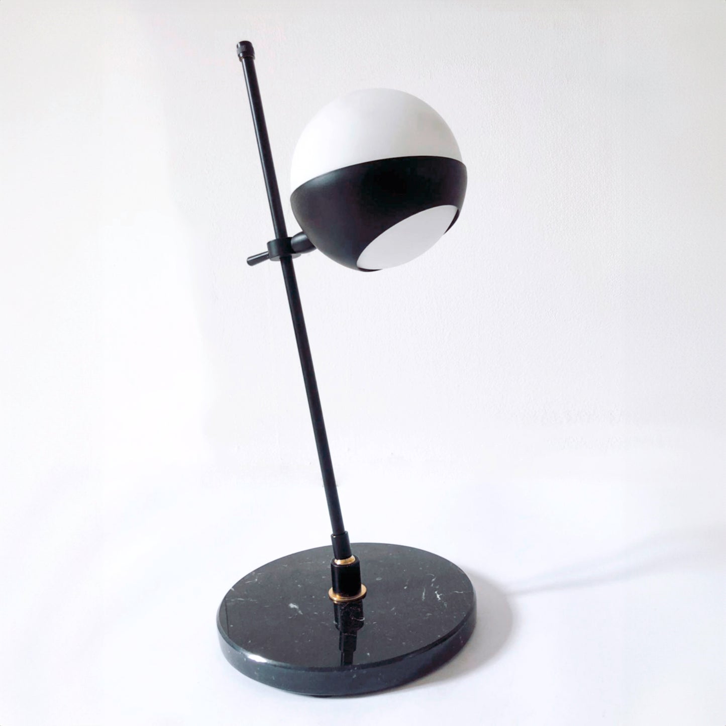 CRYSTAL TABLE LAMP