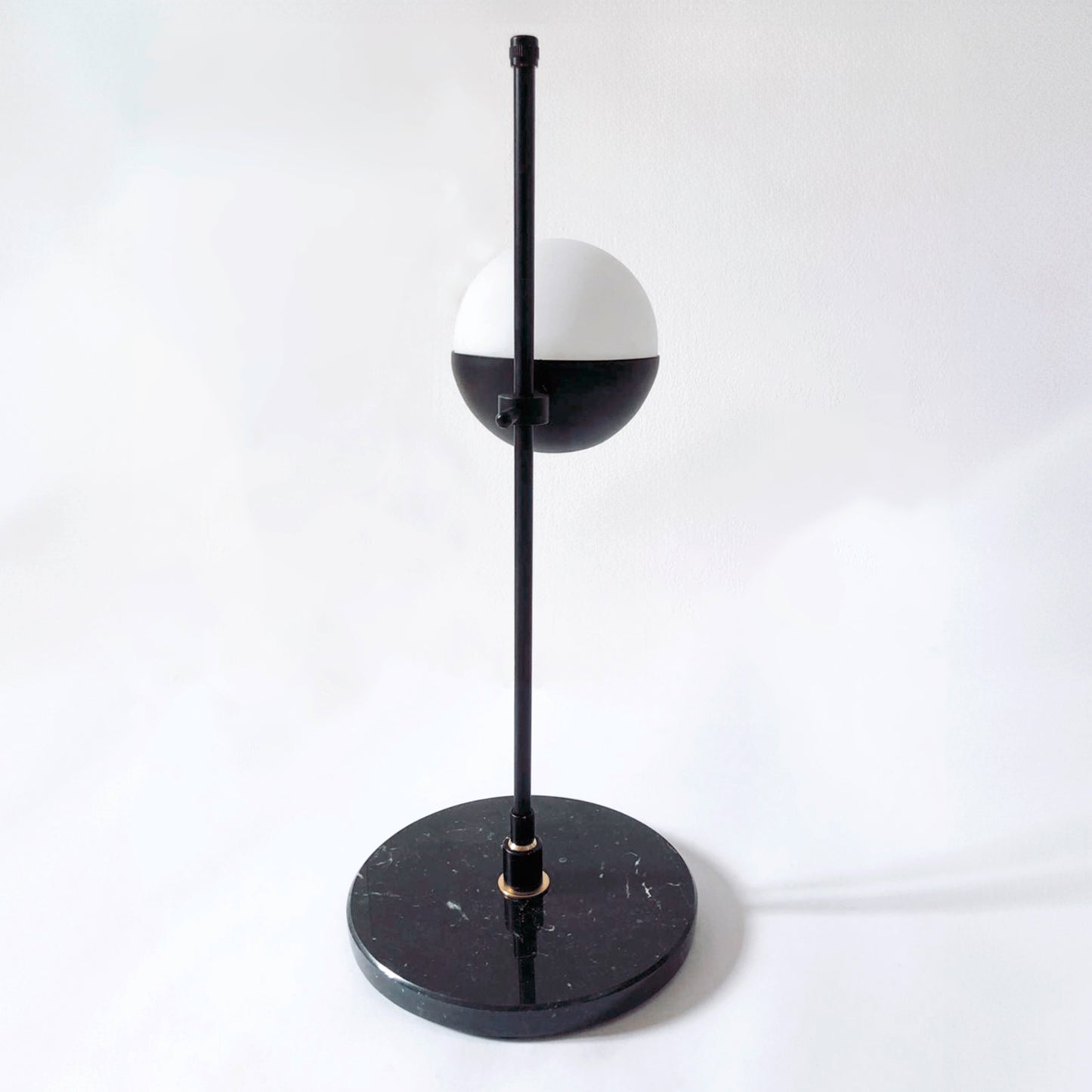 CRYSTAL TABLE LAMP