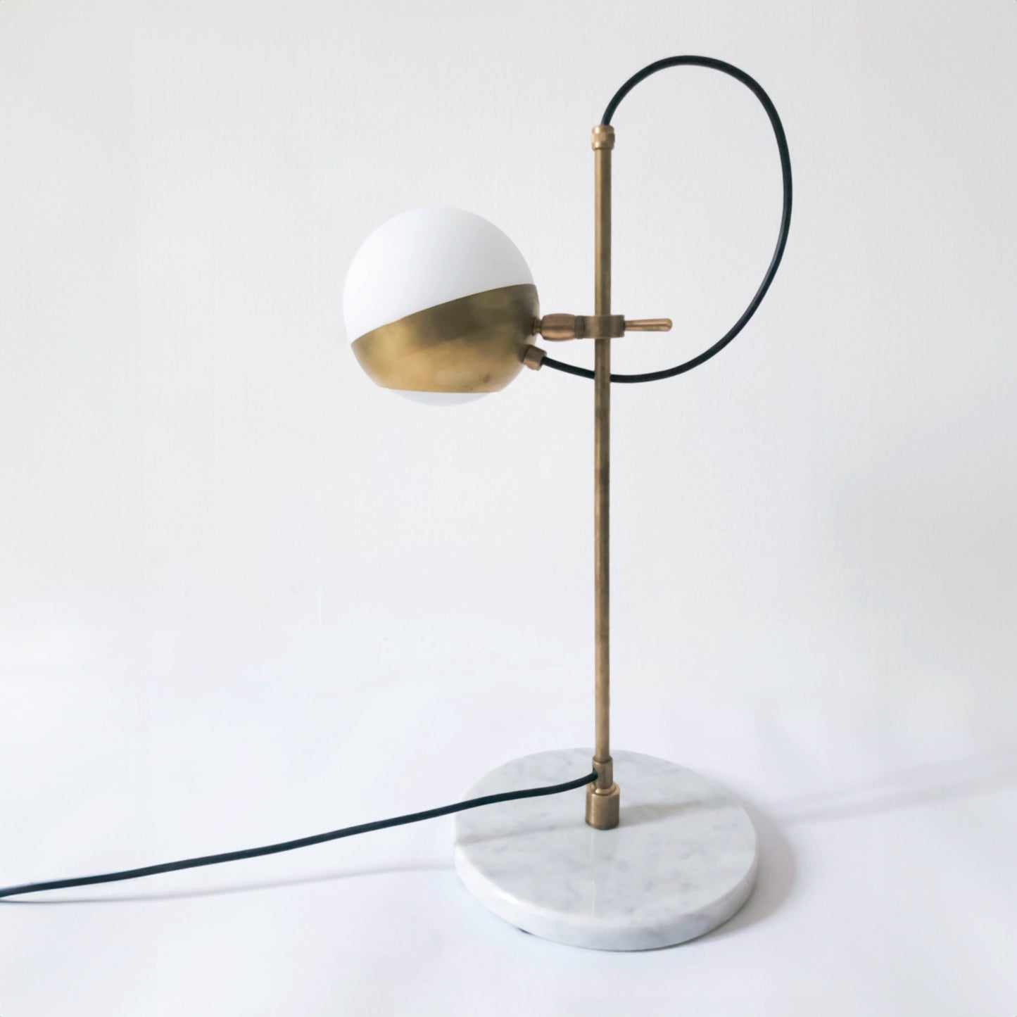 CRYSTAL TABLE LAMP
