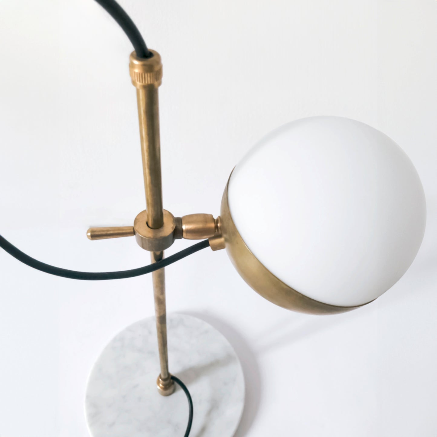 CRYSTAL TABLE LAMP